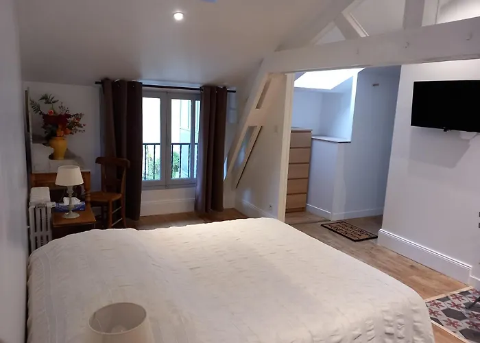 Maison Auctoire Sarras